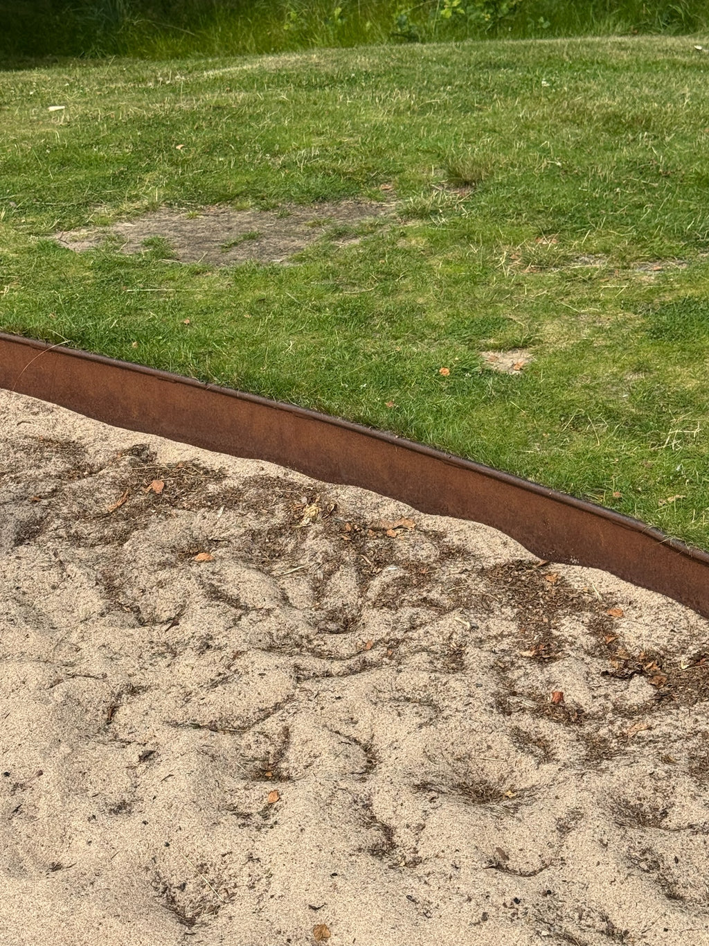 Rabattkant med mjuk kant – 3 mm cortenstål