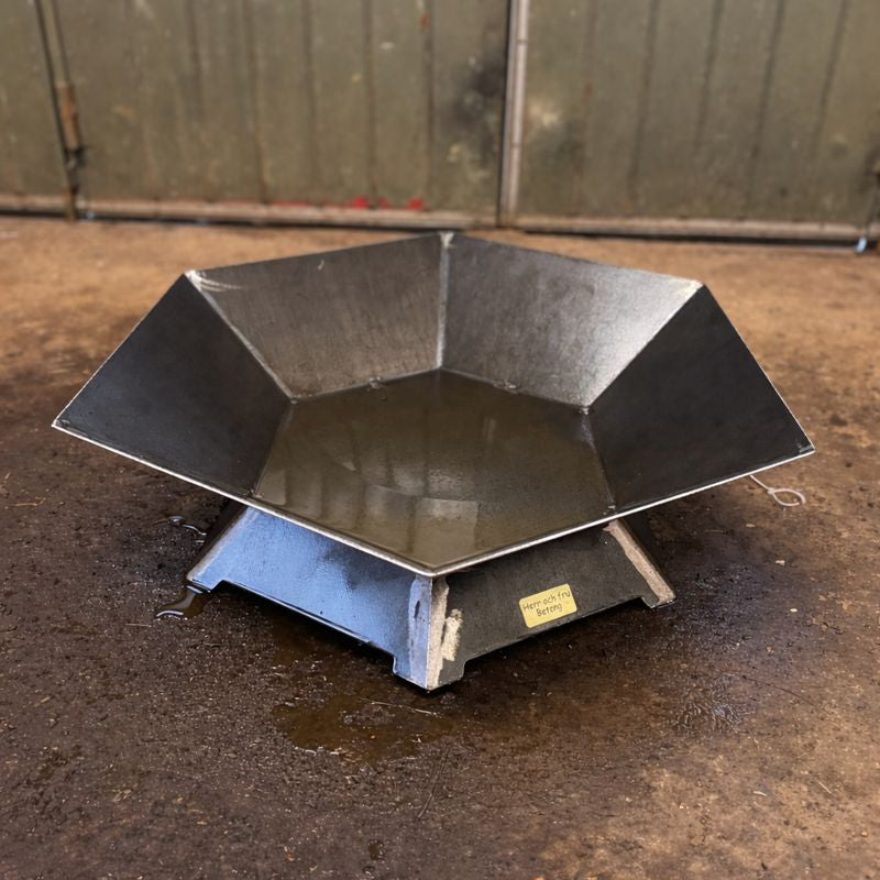 Hexagon eldkorg i cortenstål – 70 cm